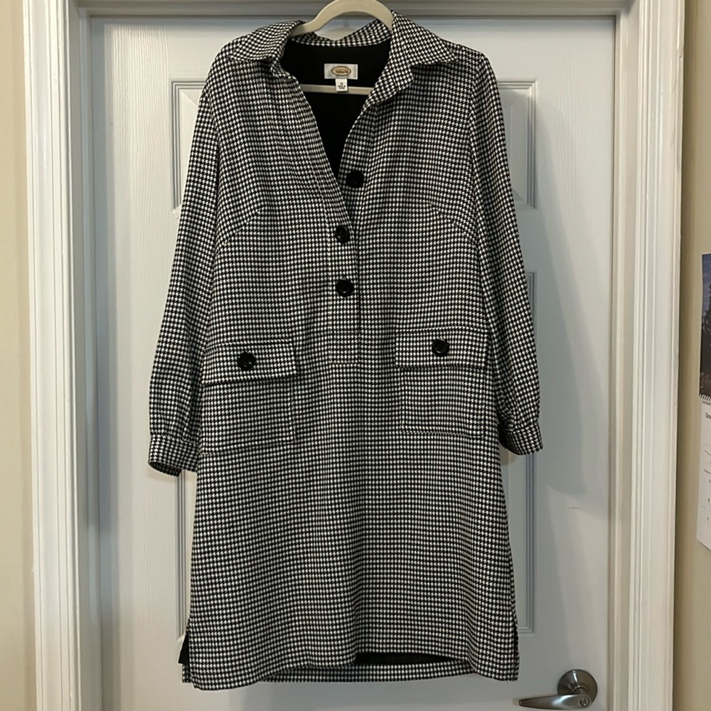 Black and White Houndstooth Coat